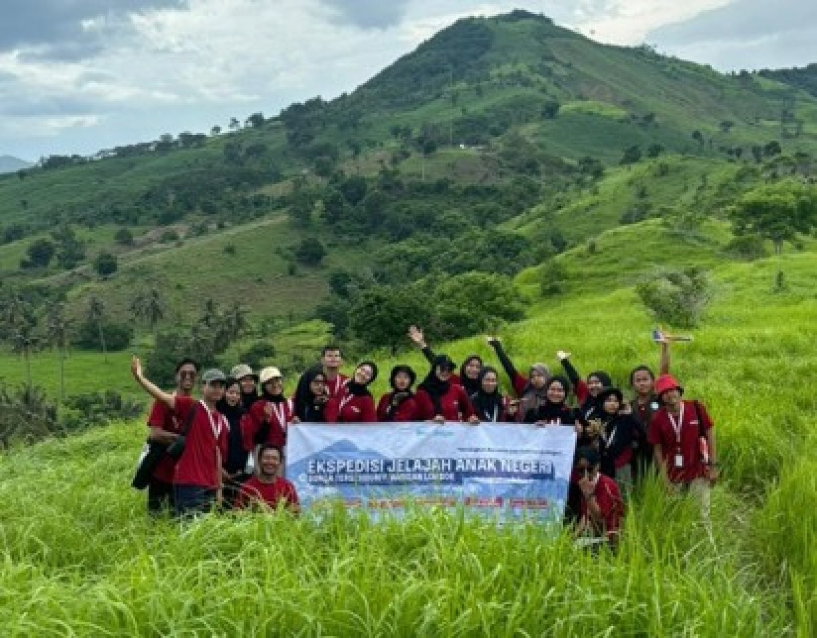 Wujudkan Tri Dharma, Dua Mahasiswa Terjun ke Pengabdian di Lombok Barat