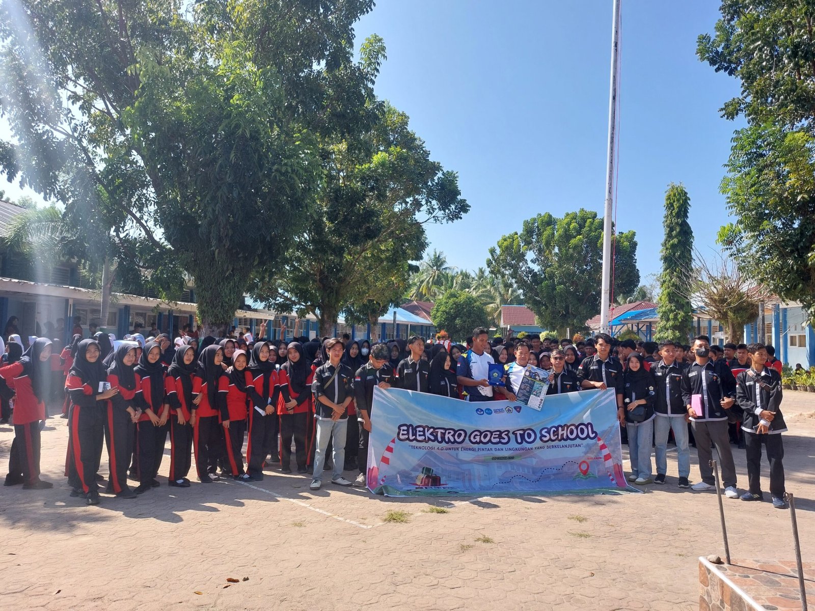 HIMATRO Go to School Promosikan Prodi Teknik Elektro di Kabupaten Kaur