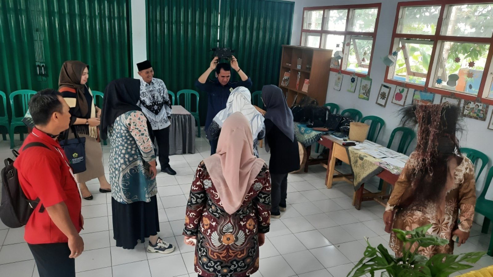 Tim Pengabdian LPPM Lakukan Monev di Sekolah Dasar 6 Desa Tapak Gedung Kabupaten Kepahiang