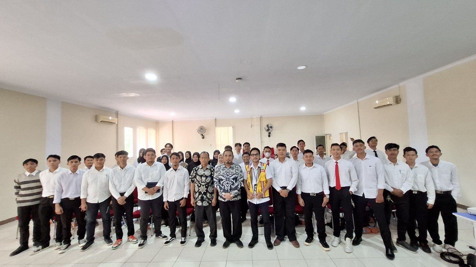 Kompetensi Tambahan (PKT) dan Sertifikasi Program Vokasi