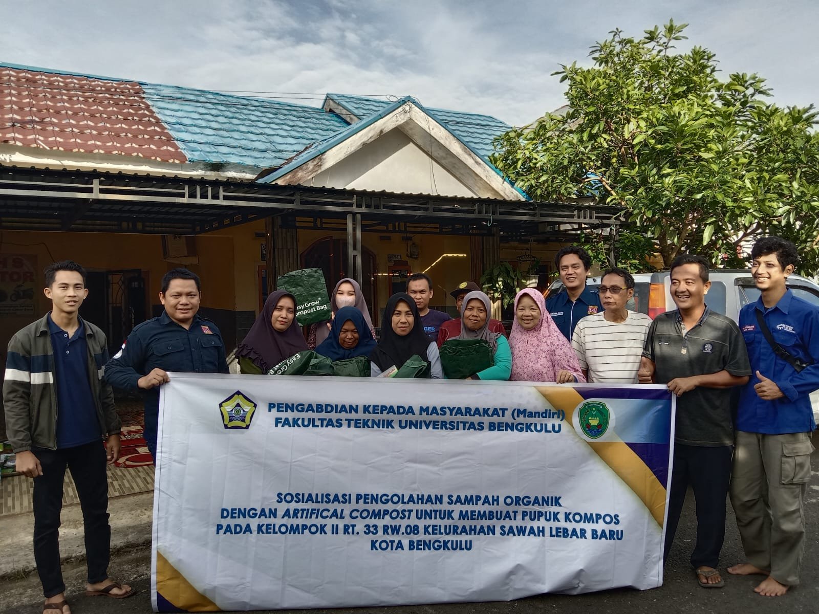 SOSIALISASI PENGOLAHAN SAMPAH ORGANIK DENGAN ARTIFICIAL COMPOST UNTUK MEMBUAT PUPUK KOMPOS