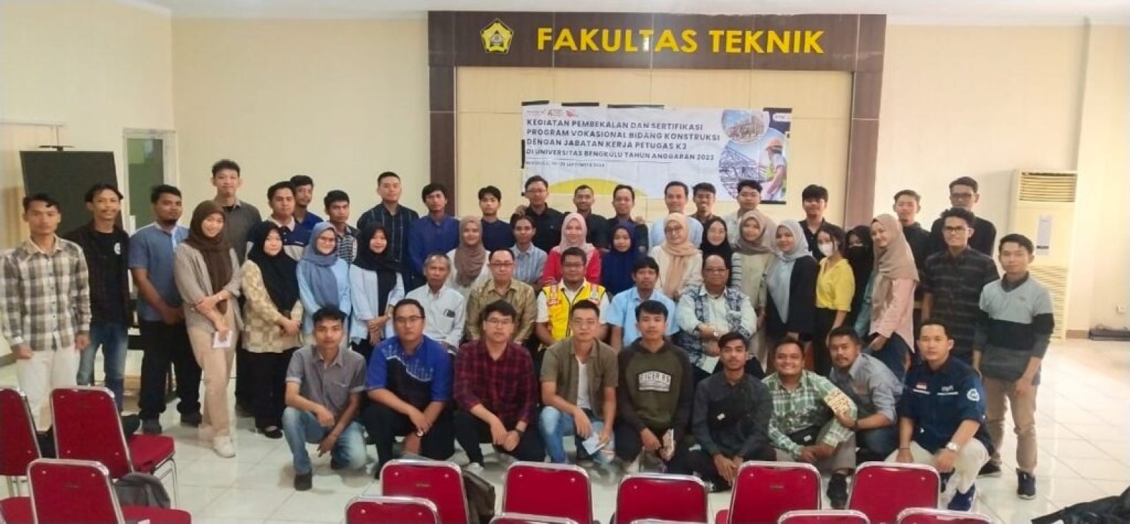PEMBEKALAN DAN SERTIFIKASI PROGRAM VOKASIONAL BIDANG KONTRUKSI DENGAN JABATAN KERJA PETUGAS K2